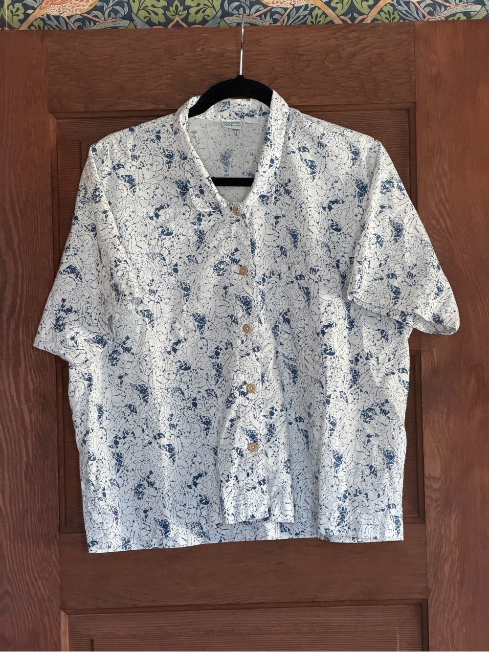Vintage Patagonia Single Stitch Women's Short-Sleeve Blue Floral Button-Up Shirt